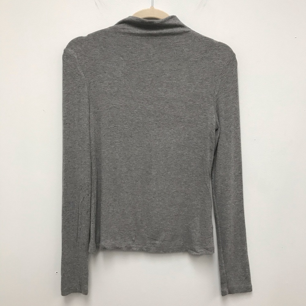 🐸 3 for $30 Ribbed Grey Mockneck